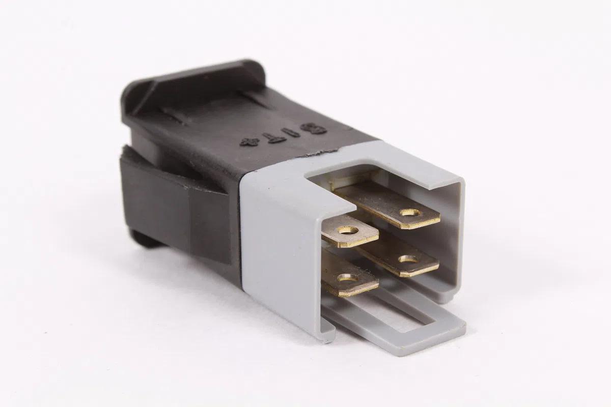 Husqvarna 532176137 - Interruptor de enclavamiento para LT1538 LTH1342 LTH1742 LTH18542 YTH1842